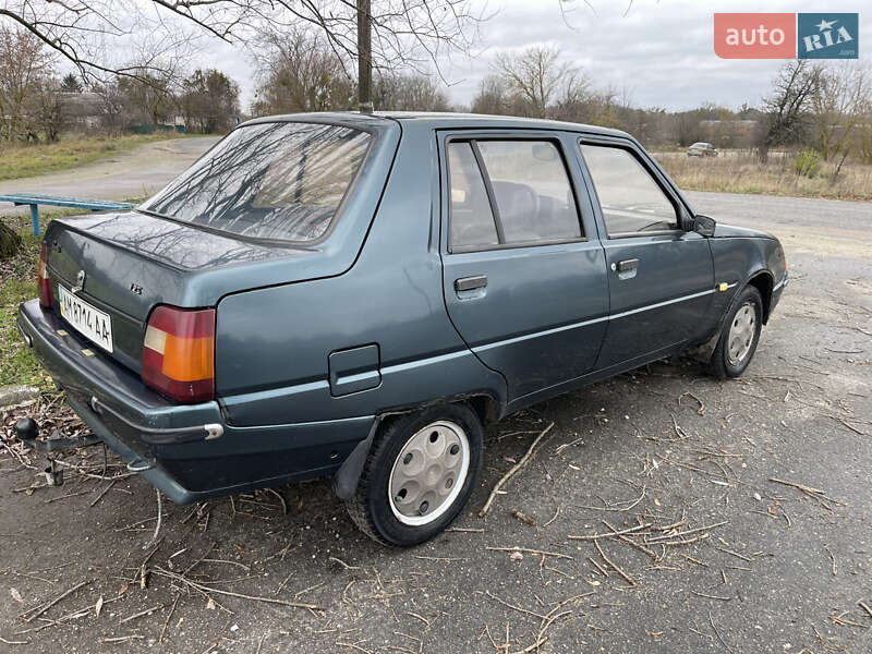 Лифтбек ЗАЗ 1103 Славута 2005 в Радомышле