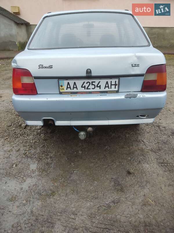 Лифтбек ЗАЗ 1103 Славута 2005 в Виньковцах