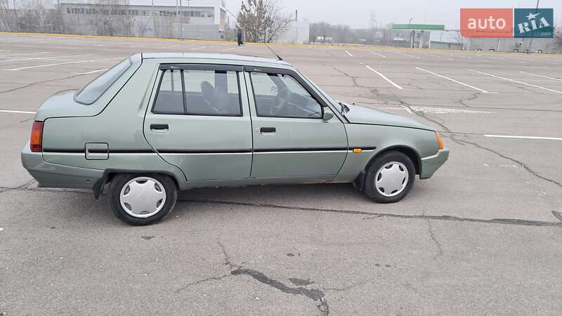 Лифтбек ЗАЗ 1103 Славута 2009 в Запорожье