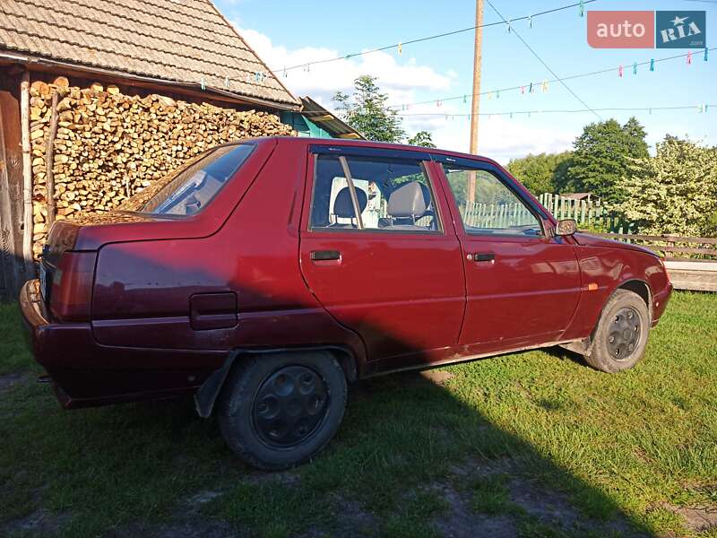 Лифтбек ЗАЗ 1103 Славута 2007 в Дубно