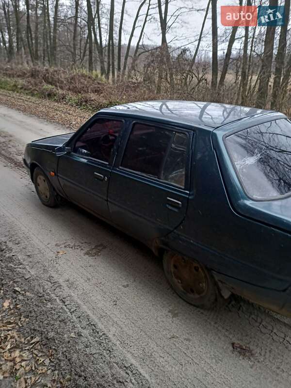 Ліфтбек ЗАЗ 1103 Славута 2004 в Чигирину фото 2 Ліфтбек ЗАЗ 1103 Славута 2004 в Чигирину