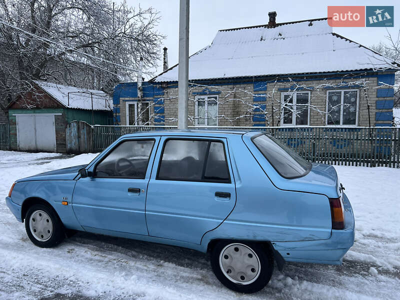 Лифтбек ЗАЗ 1103 Славута 2003 в Лозовой