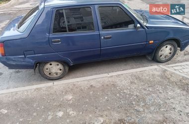 Лифтбек ЗАЗ 1103 Славута 2002 в Ровно