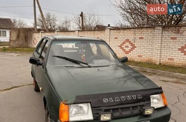 Лифтбек ЗАЗ 1103 Славута 2003 в Остроге