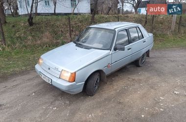 Лифтбек ЗАЗ 1103 Славута 2004 в Остроге