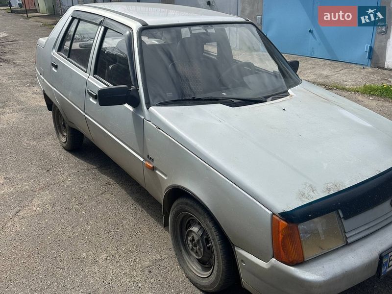 Лифтбек ЗАЗ 1103 Славута 2003 в Николаеве