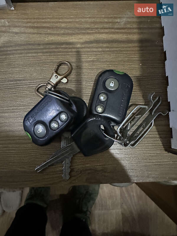 Седан ЗАЗ 1306 2002 в Днепре