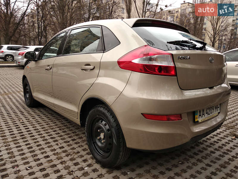 Хэтчбек ЗАЗ Forza 2012 в Киеве