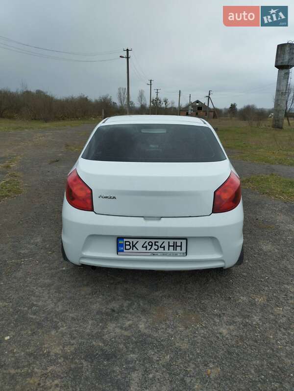 Седан ЗАЗ Forza 2011 в Кременце