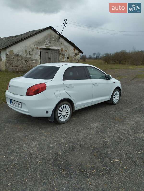 Седан ЗАЗ Forza 2011 в Кременце