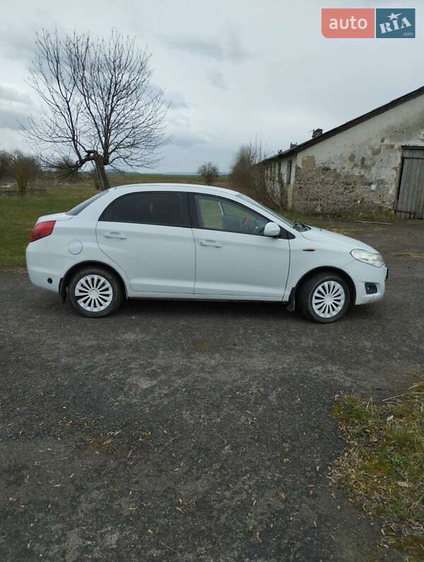 Седан ЗАЗ Forza 2011 в Кременце