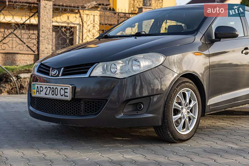 Хетчбек ЗАЗ Forza 2011 в 