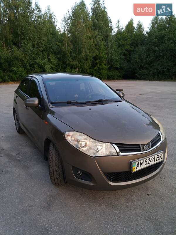 Лифтбек ЗАЗ Forza 2012 в Звягеле фото Лифтбек ЗАЗ Forza 2012 в Звягеле