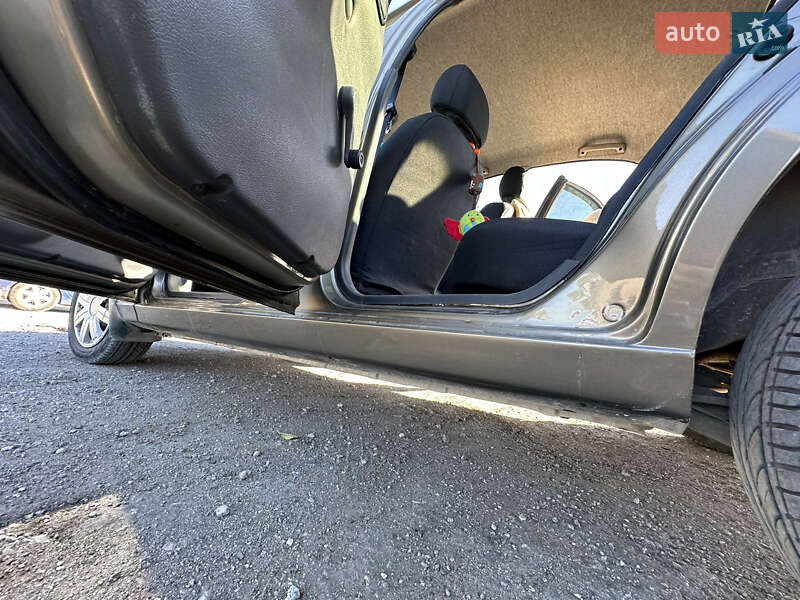 Седан ЗАЗ Lanos 2011 в Дніпрі