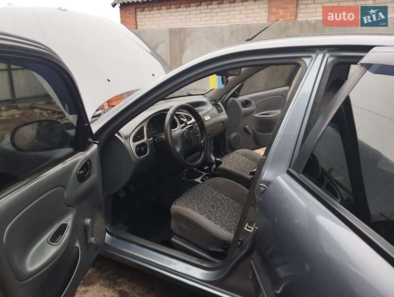 Седан ЗАЗ Lanos 2010 в Изюме