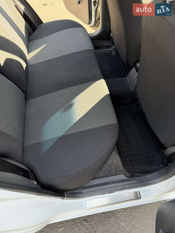 Седан ЗАЗ Lanos 2013 в Киеве