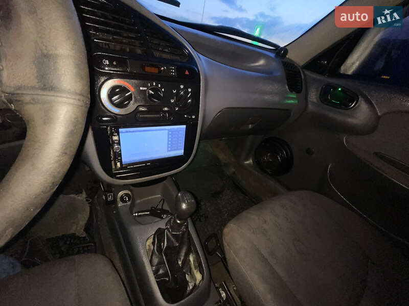 Седан ЗАЗ Lanos 2005 в Солотвині