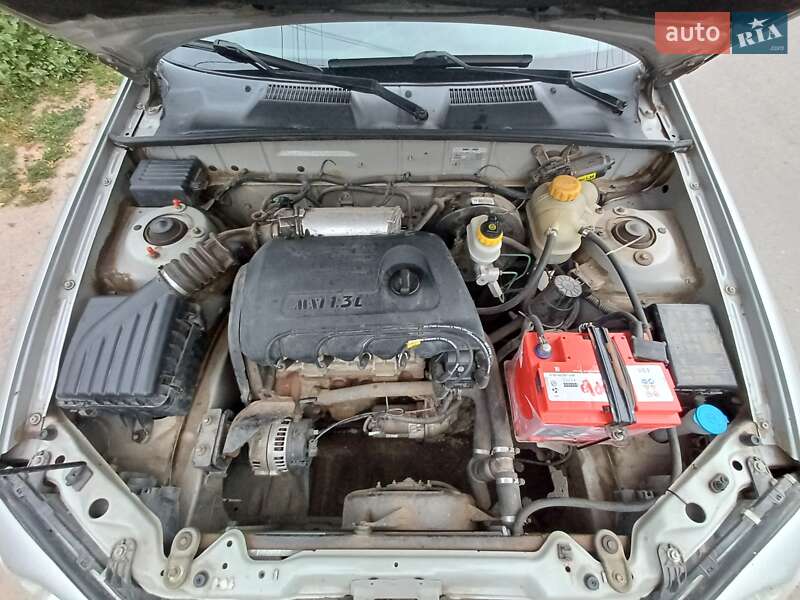 Седан ЗАЗ Lanos 2005 в Сумах