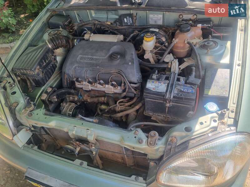 Седан ЗАЗ Lanos 2010 в Чутове