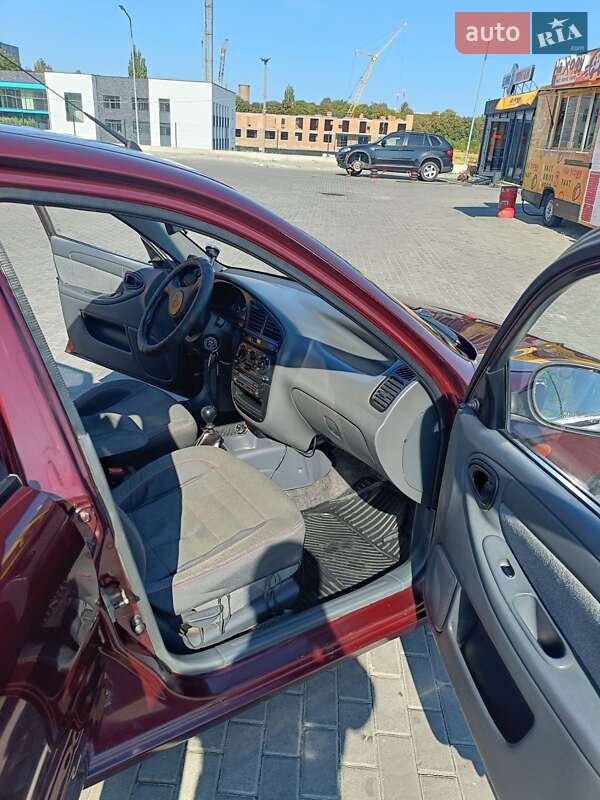 Седан ЗАЗ Lanos 2010 в Рівному