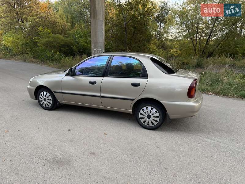 Седан ЗАЗ Lanos 2015 в Днепре