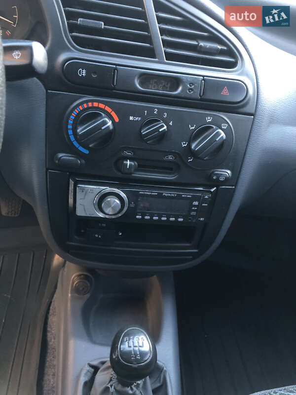 Седан ЗАЗ Lanos 2011 в Тернополе