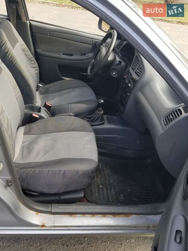 Седан ЗАЗ Lanos 2010 в Киеве