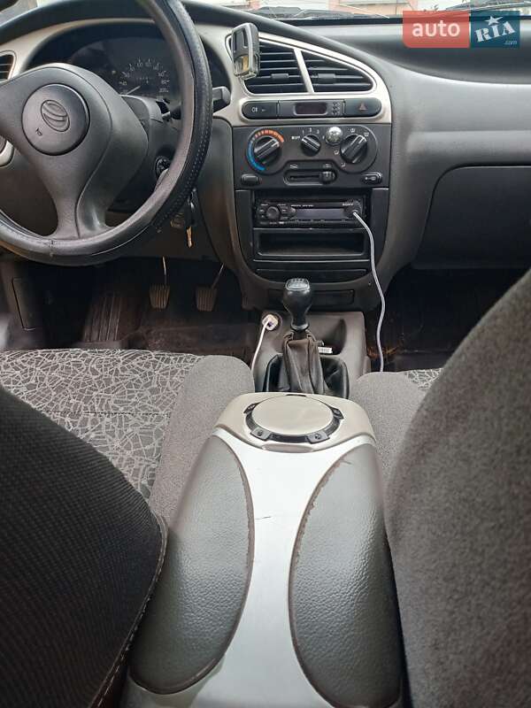 Седан ЗАЗ Lanos 2009 в Мені