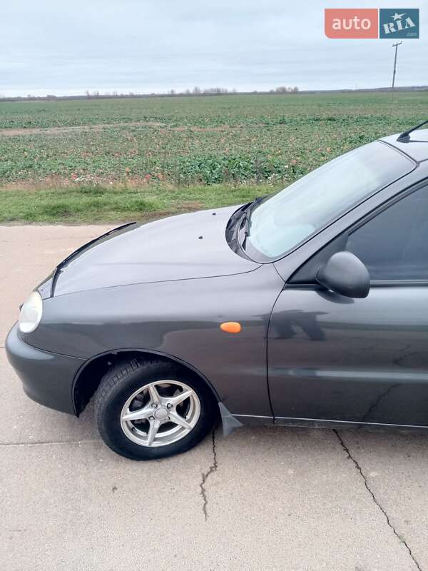 Седан ЗАЗ Lanos 2011 в Чернігові