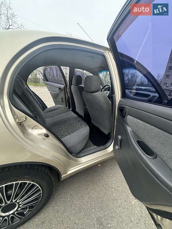 Седан ЗАЗ Lanos 2011 в Зміїві