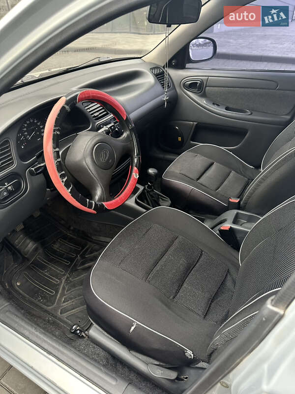 Седан ЗАЗ Lanos 2010 в Днепре