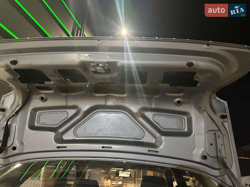 Седан ЗАЗ Lanos 2010 в Киеве