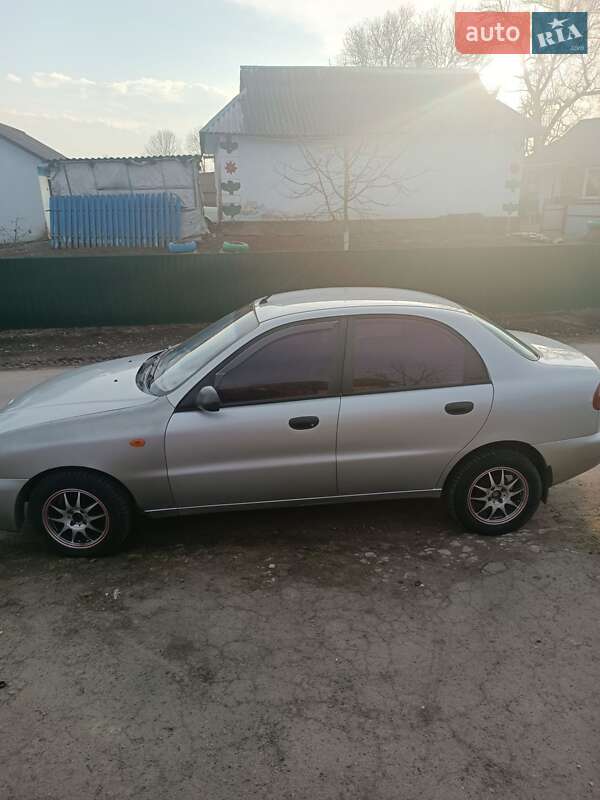 Седан ЗАЗ Lanos 2005 в Волочиске