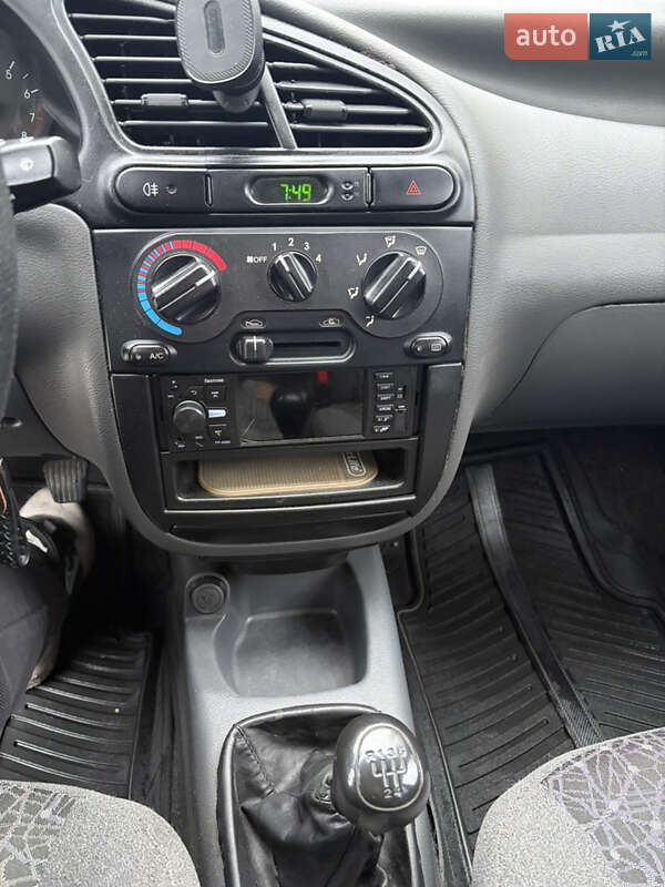 Седан ЗАЗ Lanos 2011 в Киеве