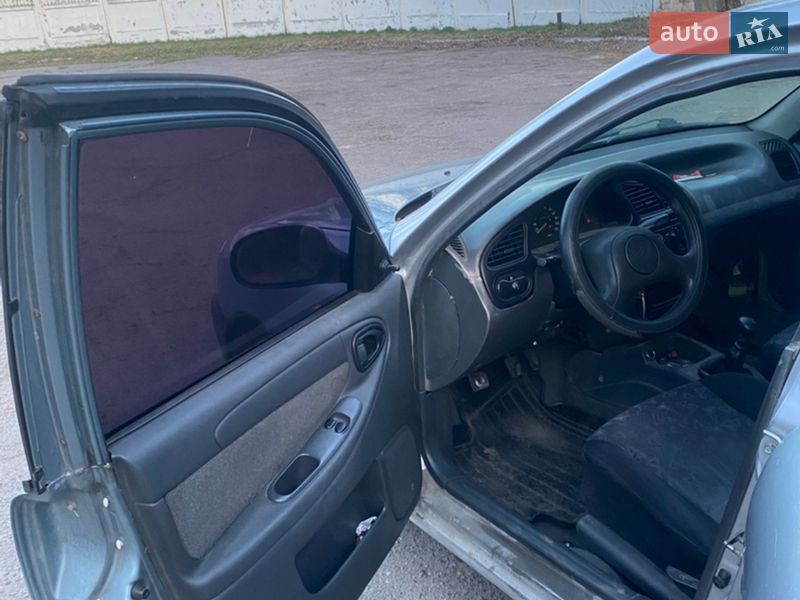 Седан ЗАЗ Lanos 2005 в Озерному