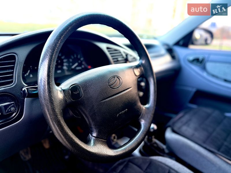 Седан ЗАЗ Lanos 2009 в Ромнах