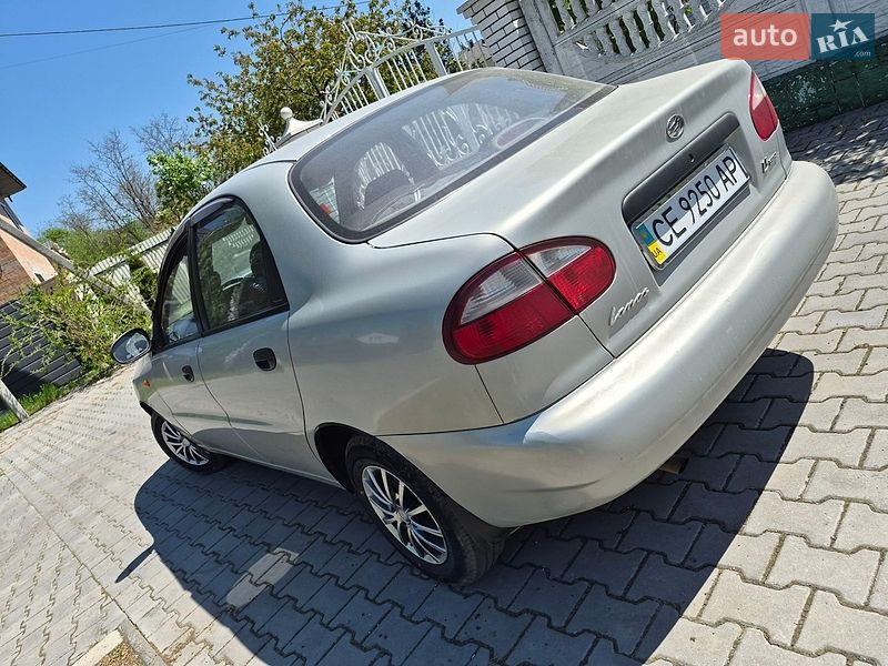 Седан ЗАЗ Lanos 2010 в Черновцах