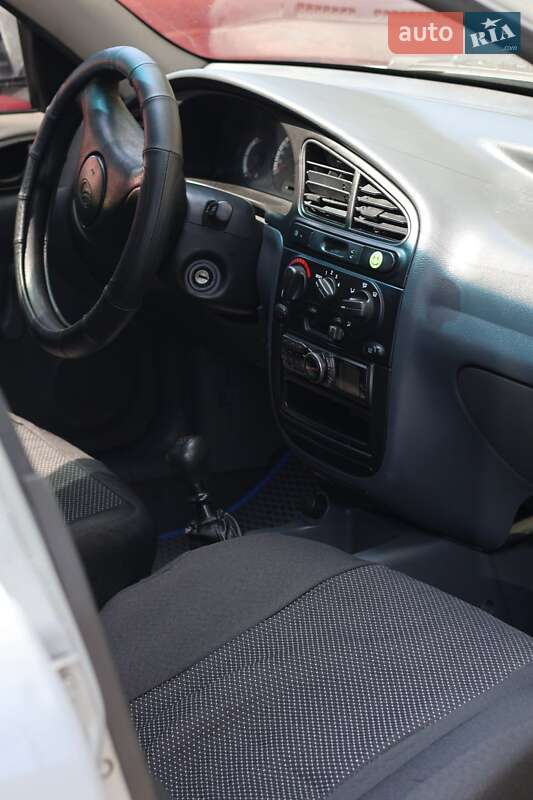 Хэтчбек ЗАЗ Sens 2014 в Киеве