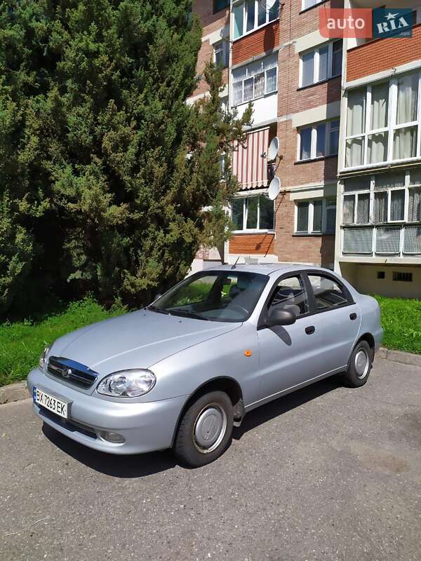 Седан ЗАЗ Sens 2011 в Староконстантинове