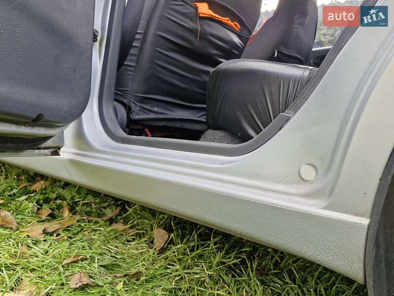 Седан ЗАЗ Sens 2012 в Борисполі