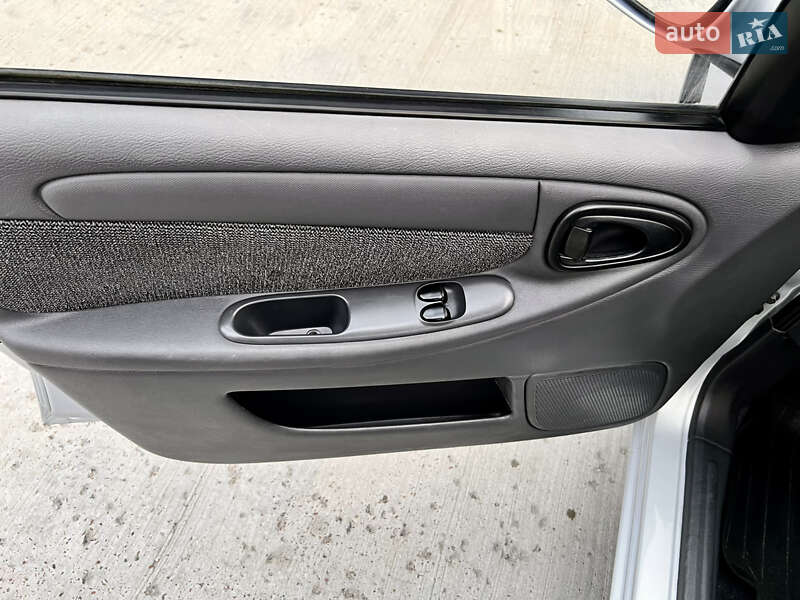 Седан ЗАЗ Sens 2013 в Киеве