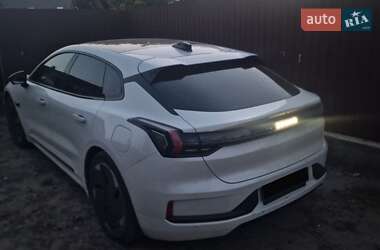 Внедорожник / Кроссовер Zeekr 001 2022 в 