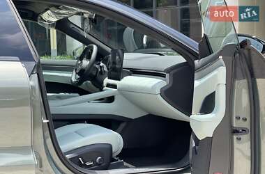 Внедорожник / Кроссовер Zeekr 001 2025 в 