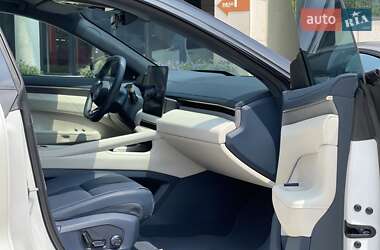 Внедорожник / Кроссовер Zeekr 001 2024 в 