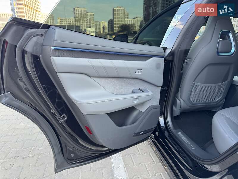 Позашляховик / Кросовер Zeekr 001 2024 в Києві