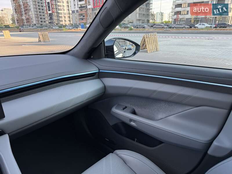 Позашляховик / Кросовер Zeekr 001 2024 в Києві