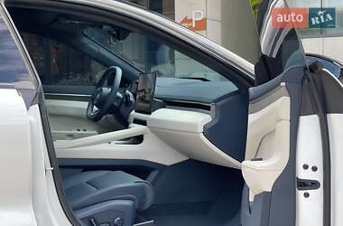 Внедорожник / Кроссовер Zeekr 001 2024 в 