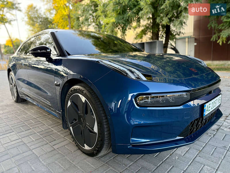 Позашляховик / Кросовер Zeekr 001 2023 в 