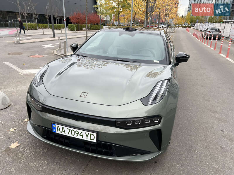 Позашляховик / Кросовер Zeekr 001 2024 в Києві