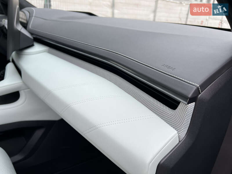 Позашляховик / Кросовер Zeekr 001 2024 в Києві